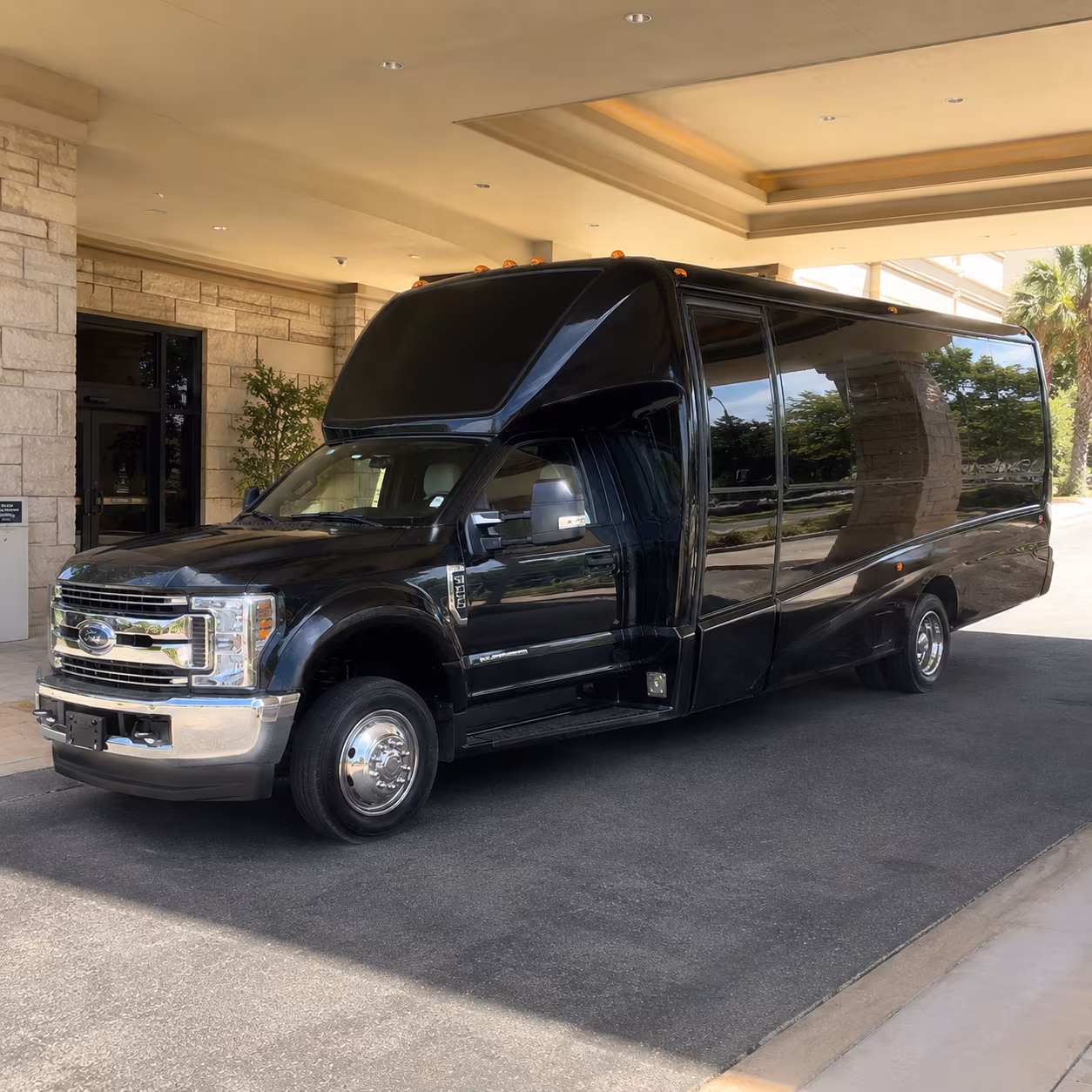 the closest major concert venue to weston is right up the sawgrass and a party bus gets you there right